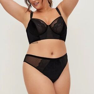 TORRID NWT SET VELOUR AND LACE UNDERWIRE BRALETTE AND THONG